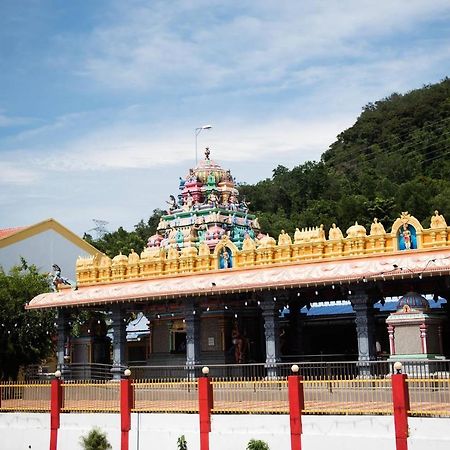 A Pousada Motodorm Langkawi Kuah Exterior foto